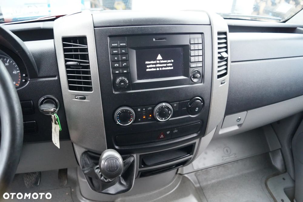 Mercedes-Benz Sprinter - 17