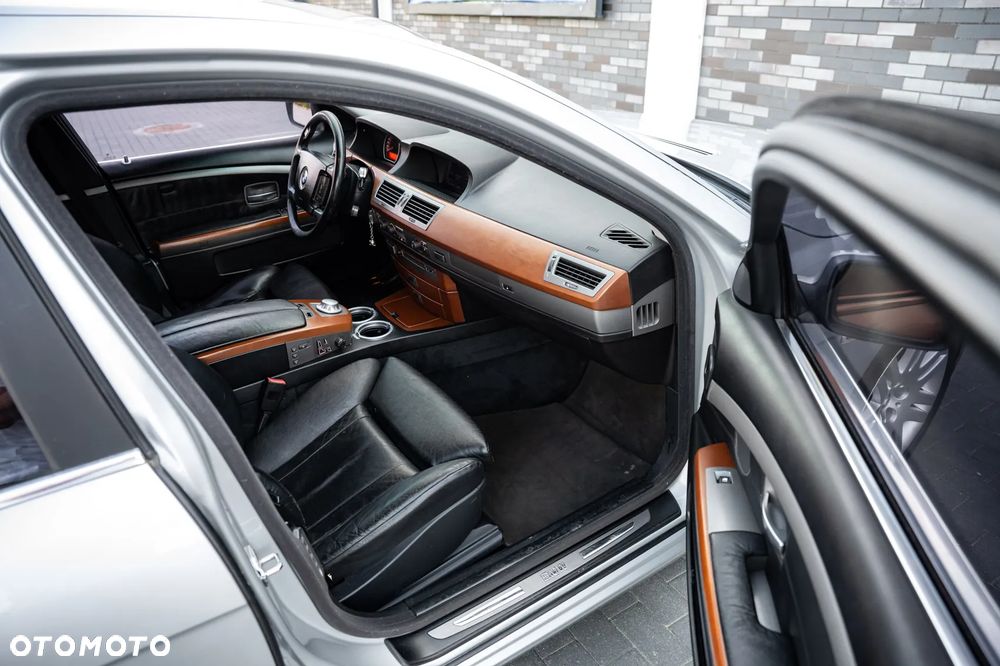 BMW Seria 7 735i - 9