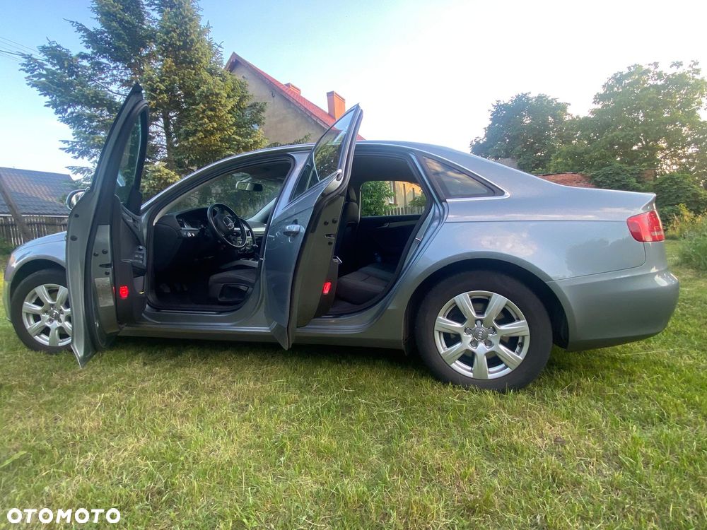 Audi A4 Limousine - 8