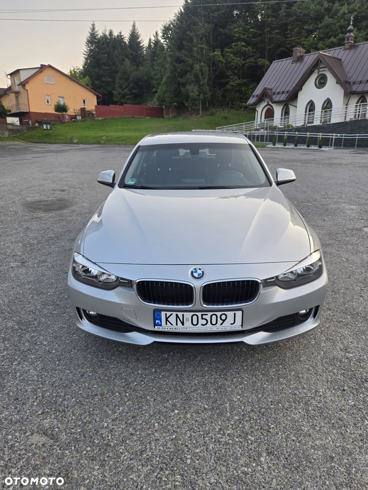 BMW Seria 3 320d - 32