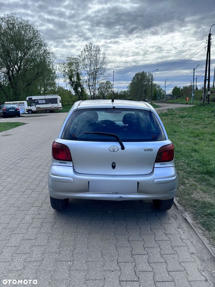 Toyota Yaris 1.0 Terra - 2
