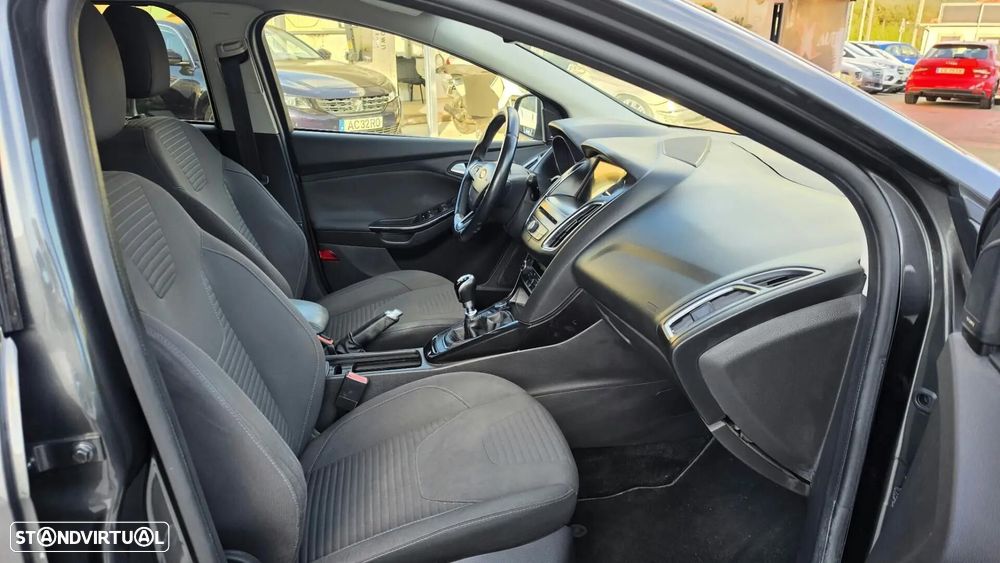 Ford Focus SW 1.5 TDCi EcoBlue Business - 13