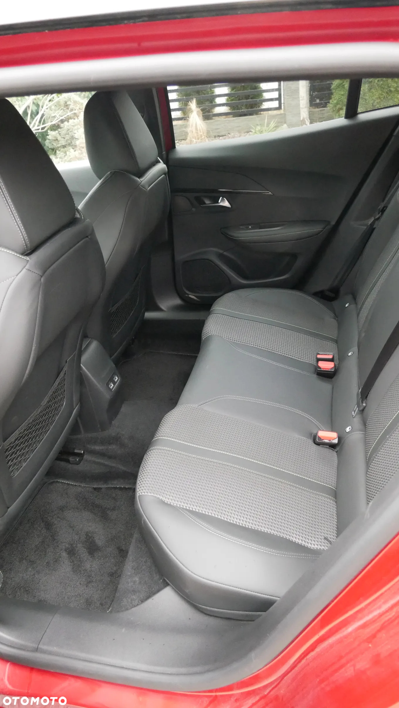 Peugeot 2008 e-2008 GT Pack - 17