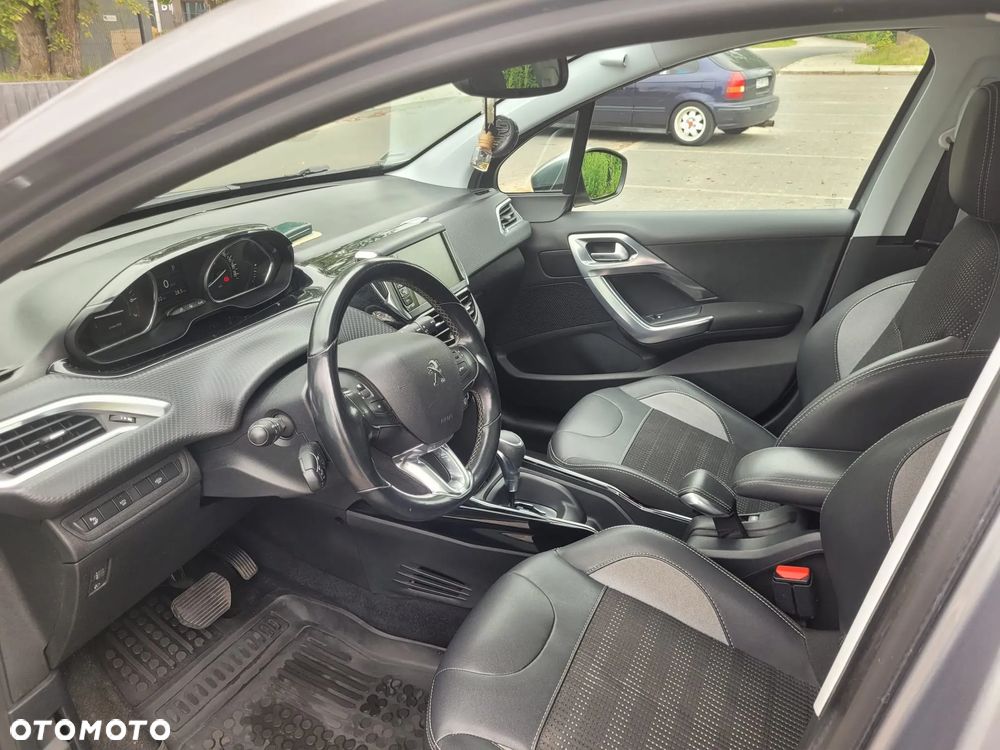 Peugeot 2008 1.2 Pure Tech Allure S&S EAT6 - 9