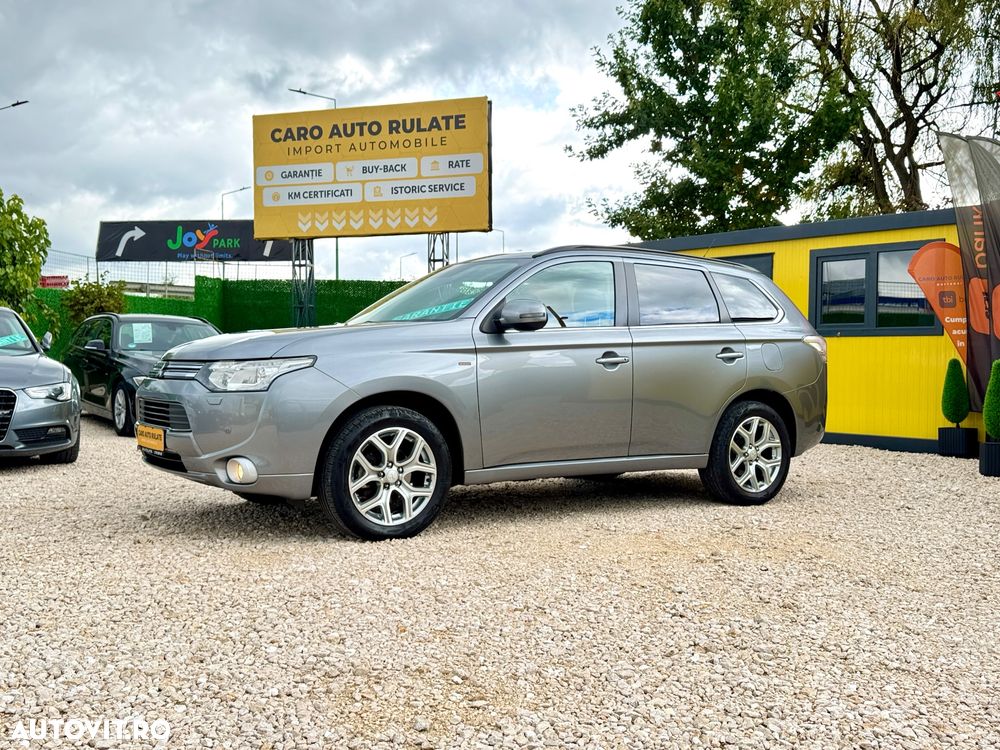 Mitsubishi Outlander 2.0 4WD Plug-In Hybrid Plus - 2