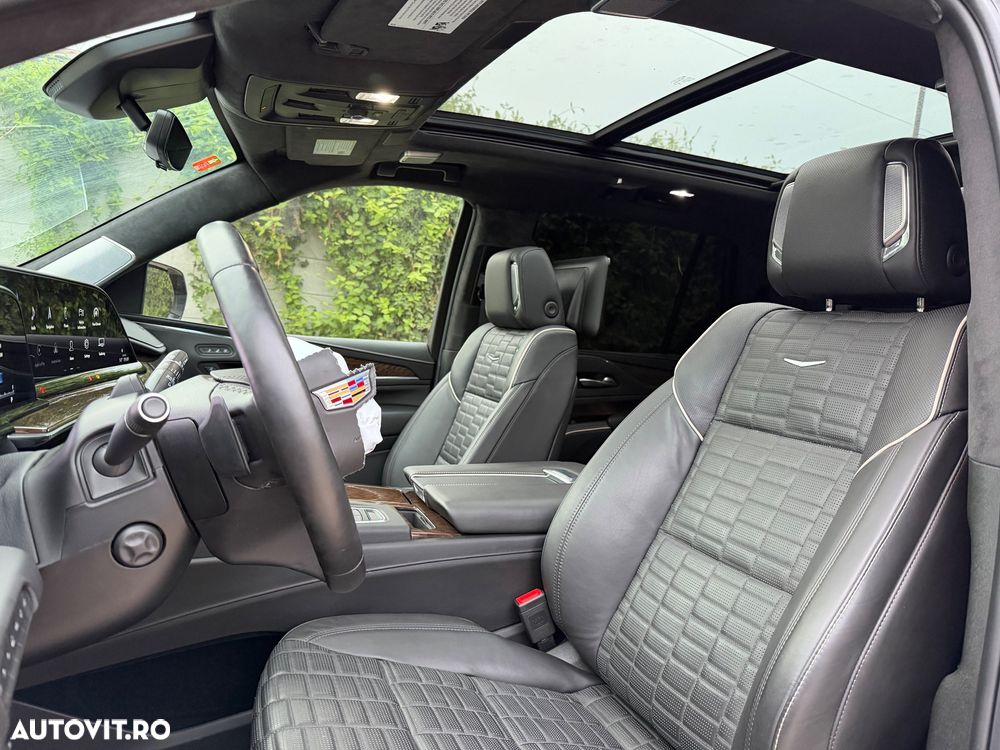 Cadillac Escalade - 19