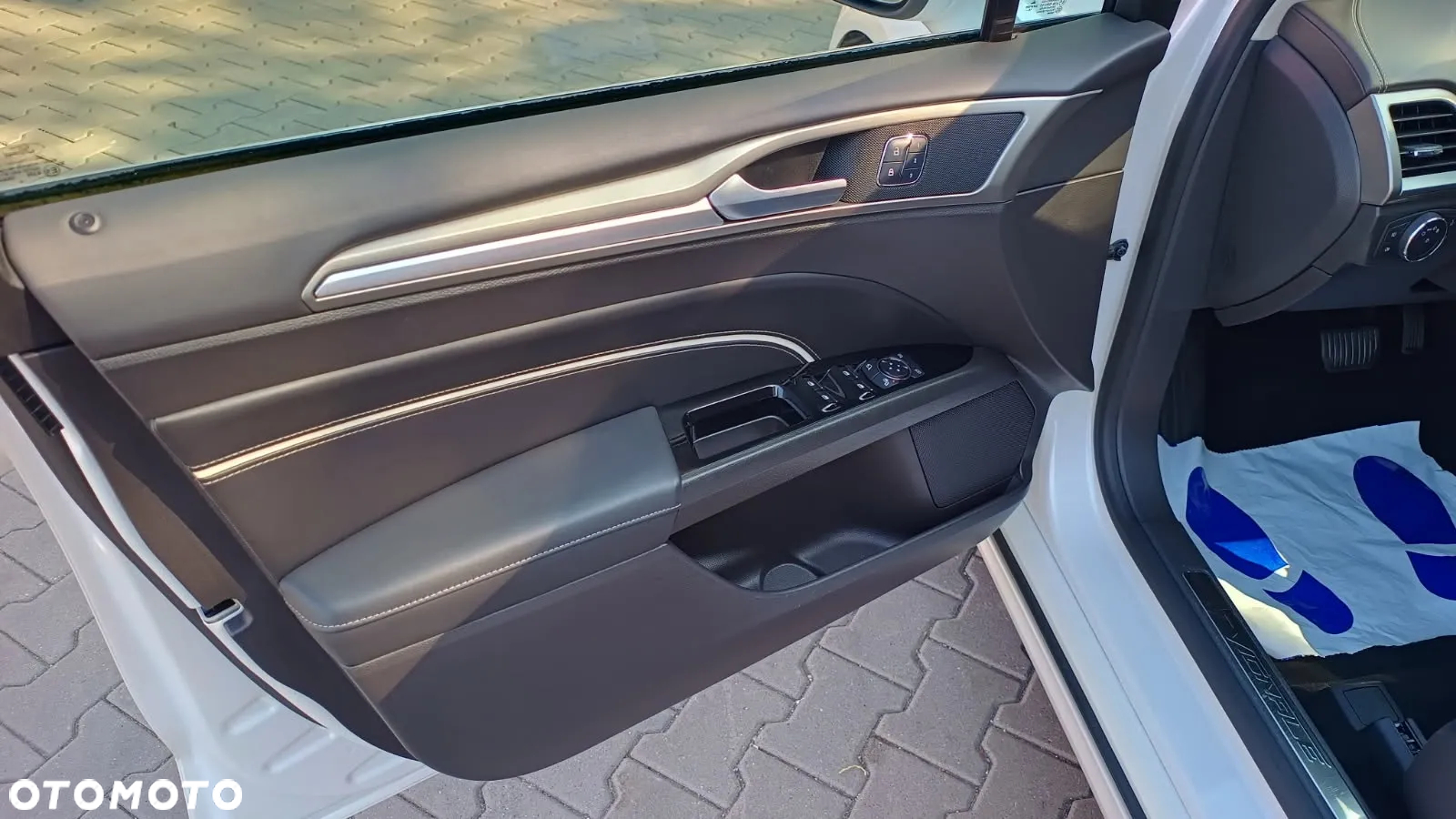 Ford Mondeo Vignale 2.0 Hybrid - 16