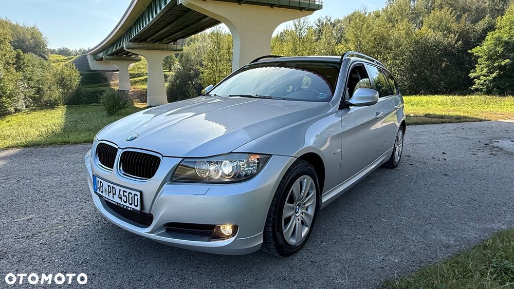 BMW Seria 3 320d xDrive - 32