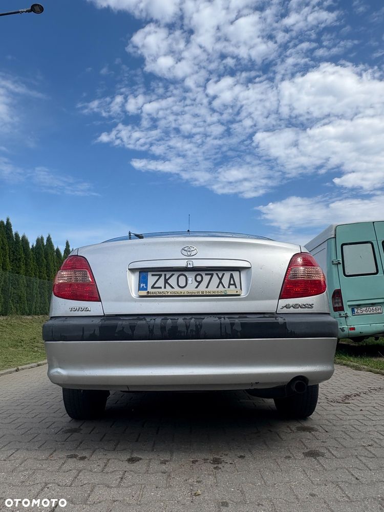 Toyota Avensis - 9