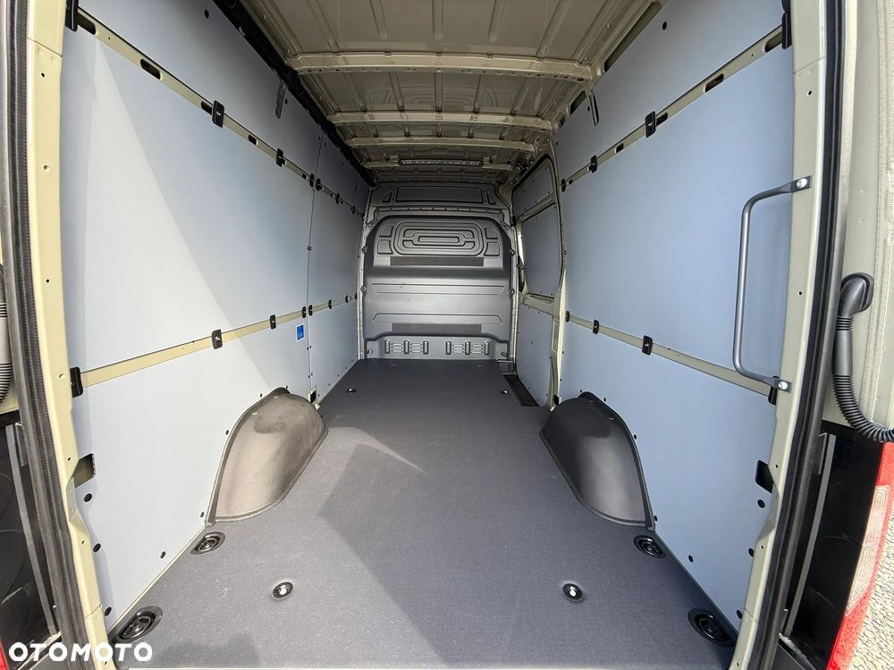 Mercedes-Benz Sprinter - 39