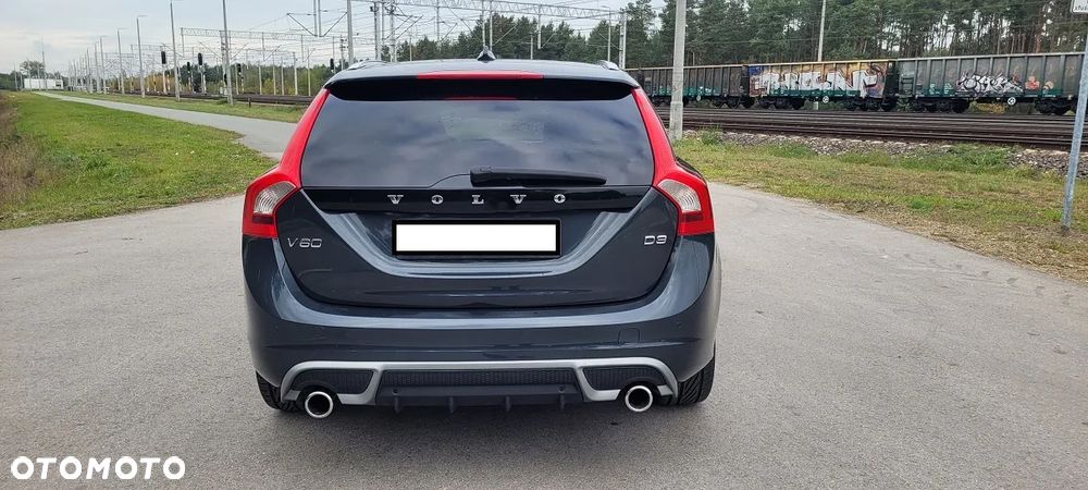 Volvo V60 D3 Geartronic R-Design - 32