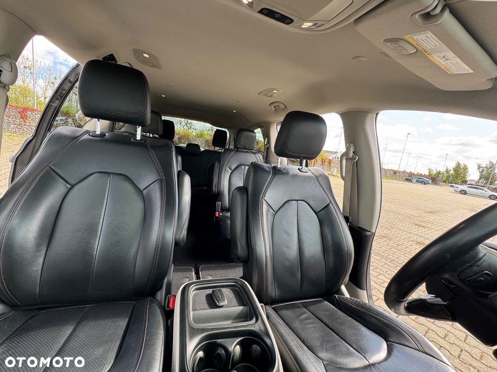 Chrysler Pacifica - 19