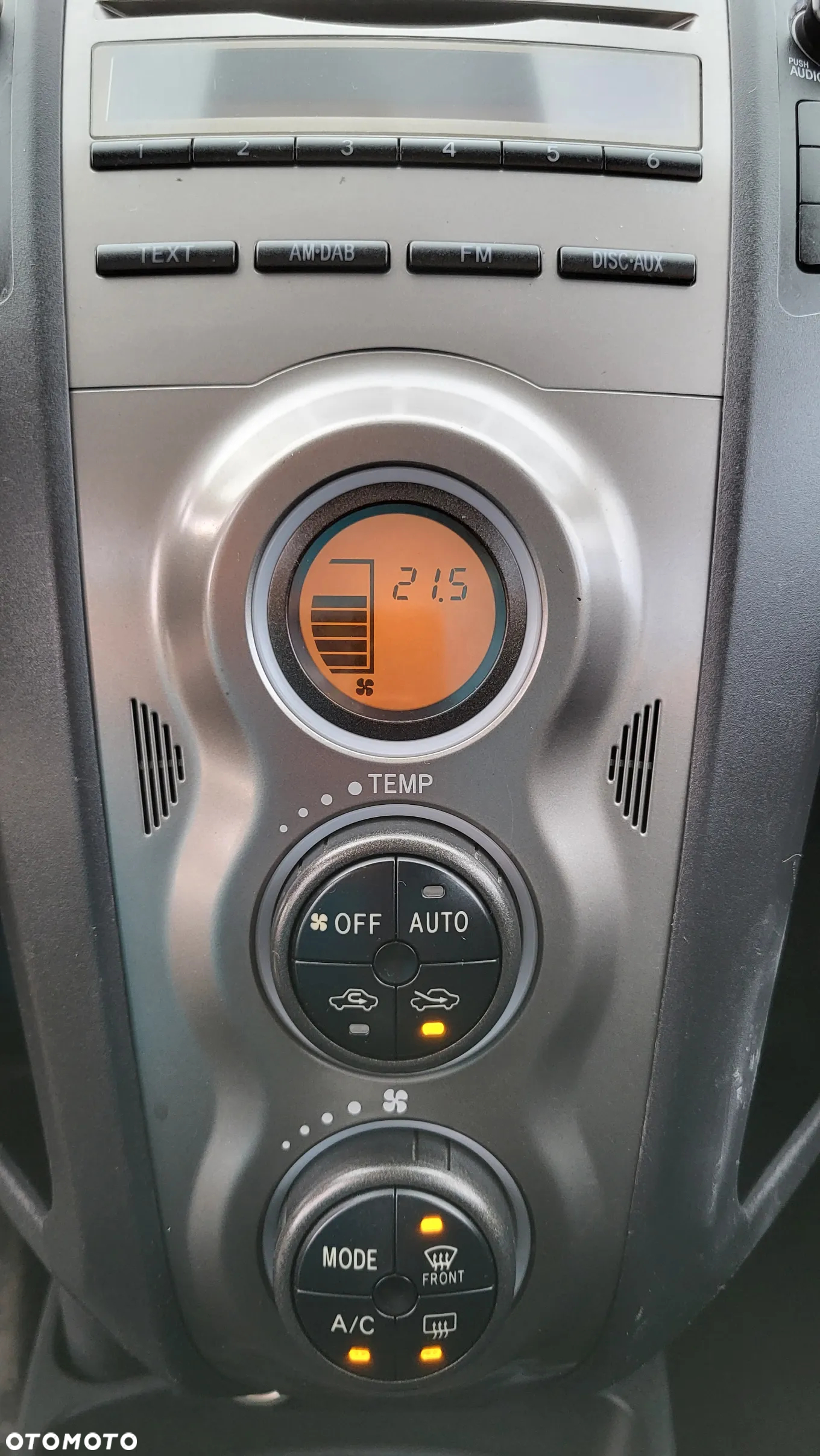 Toyota Yaris 1.0 Premium - 22
