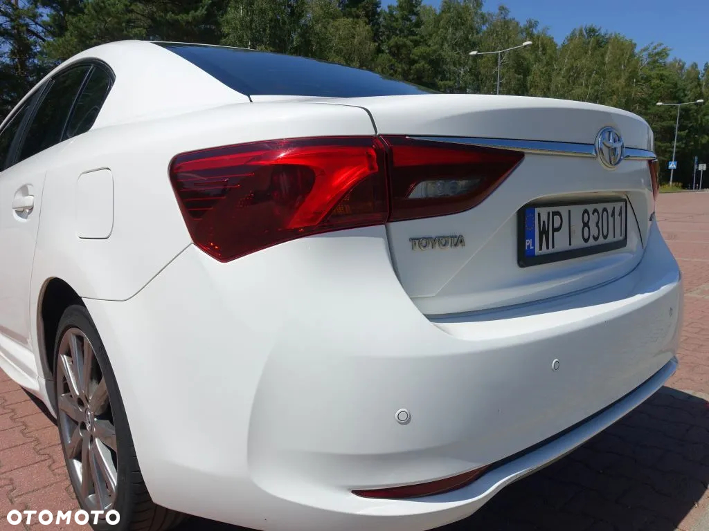 Toyota Avensis 1.8 Active - 15