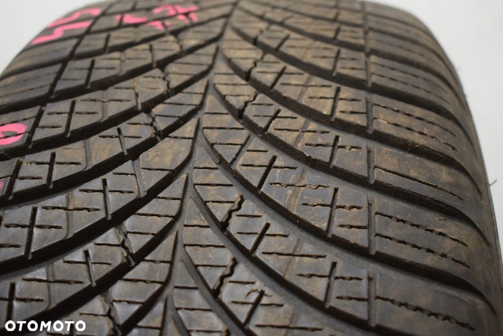 R17 235/45 Goodyear Vector 4Seasons GEN-3 97Y Wysyłka gratis! - 2