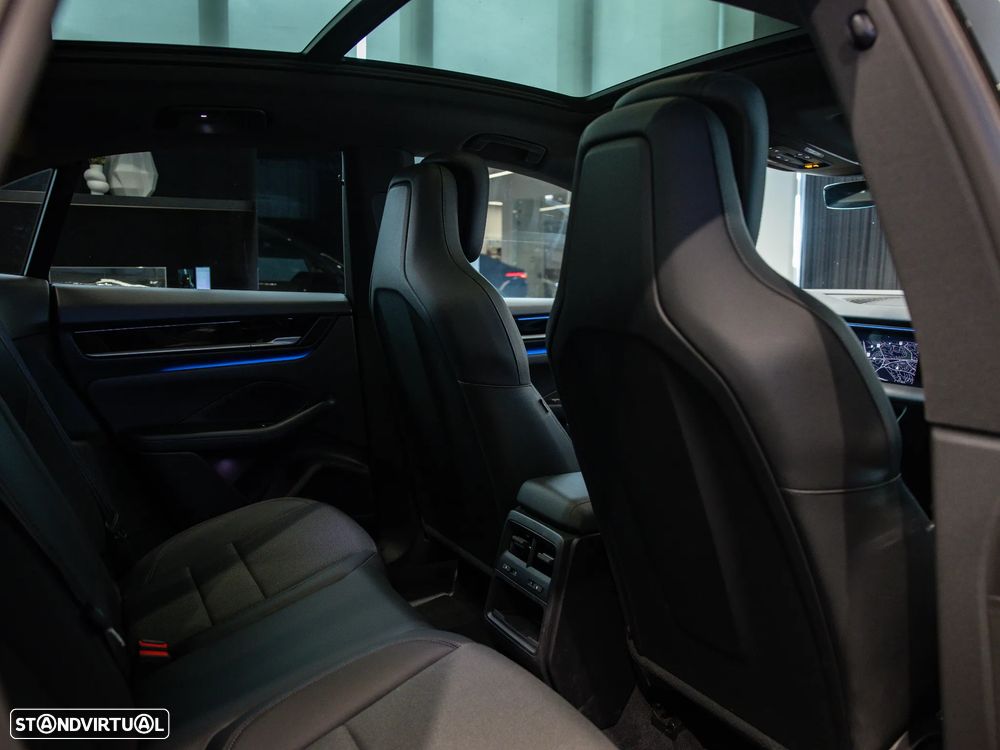 Porsche Macan Electric 4 - 31