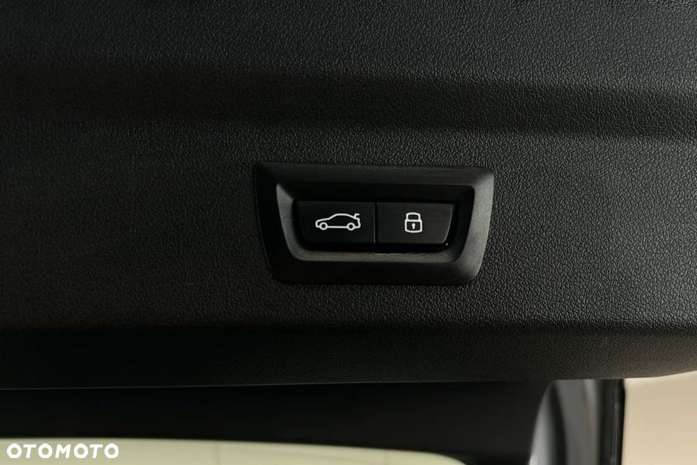BMW iX2 xDrive30 66.5kWh - 17