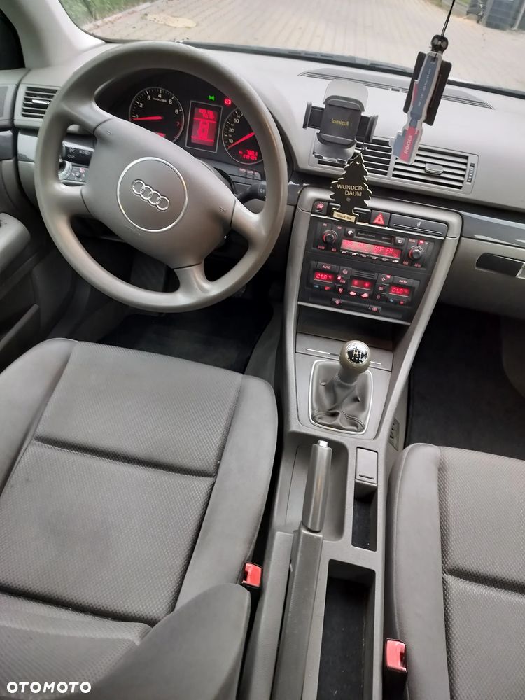Audi A4 Limousine 2 - 8