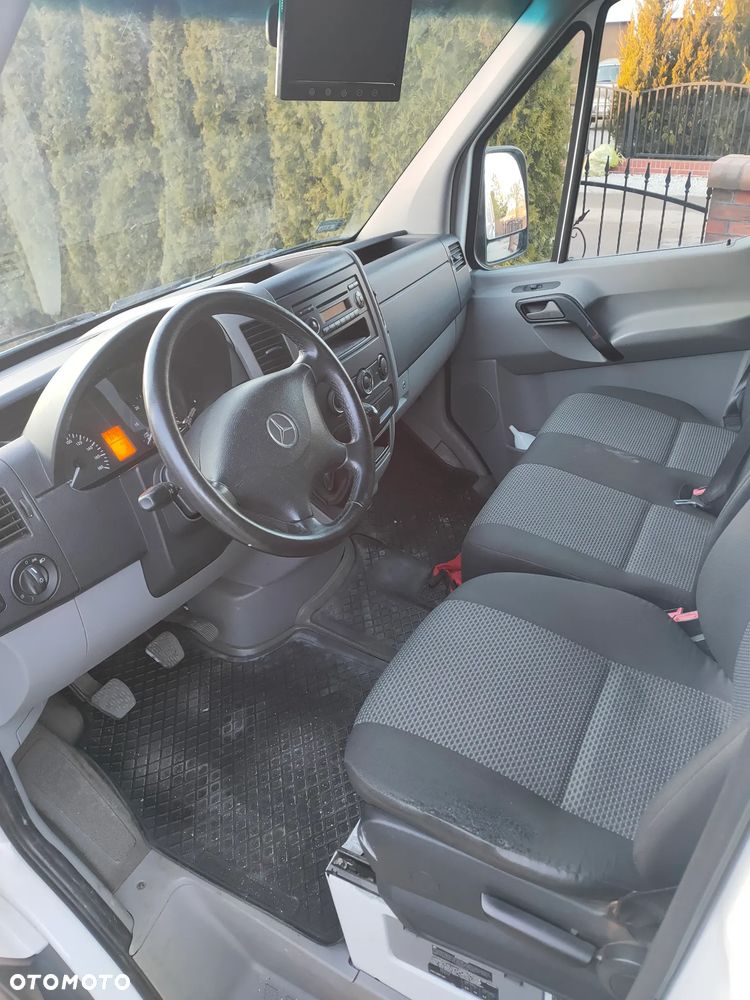 Mercedes-Benz Sprinter - 13