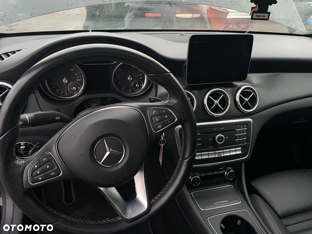 Mercedes-Benz CLA - 15