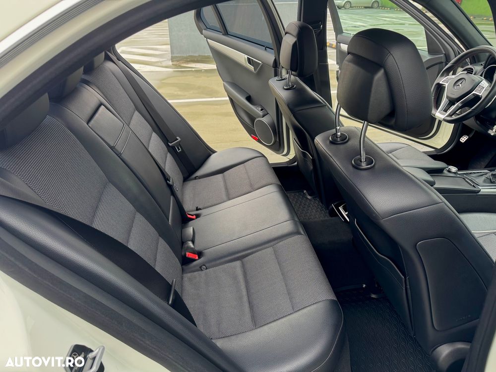 Mercedes-Benz C - 18