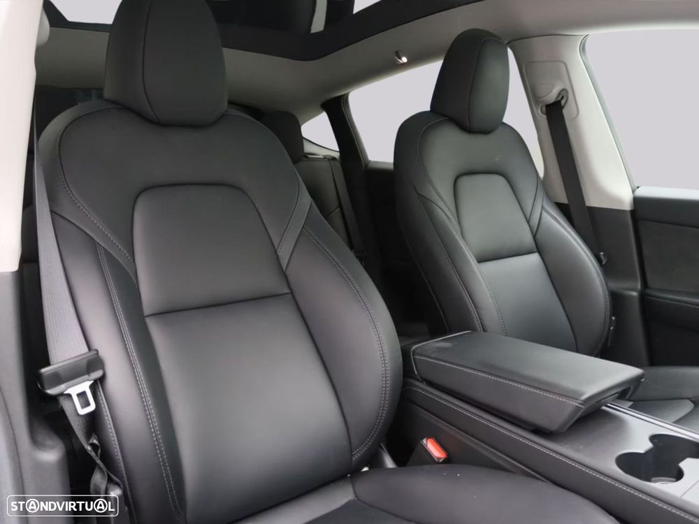 Tesla Model Y - 15