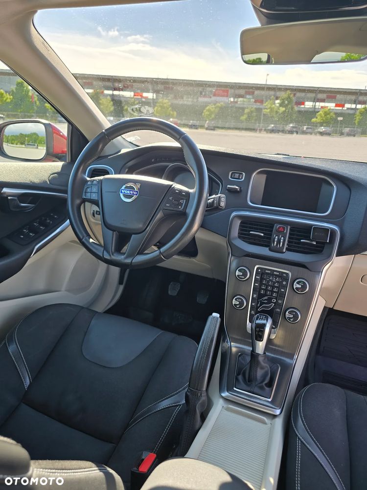 Volvo V40 T2 Drive-E Momentum - 15
