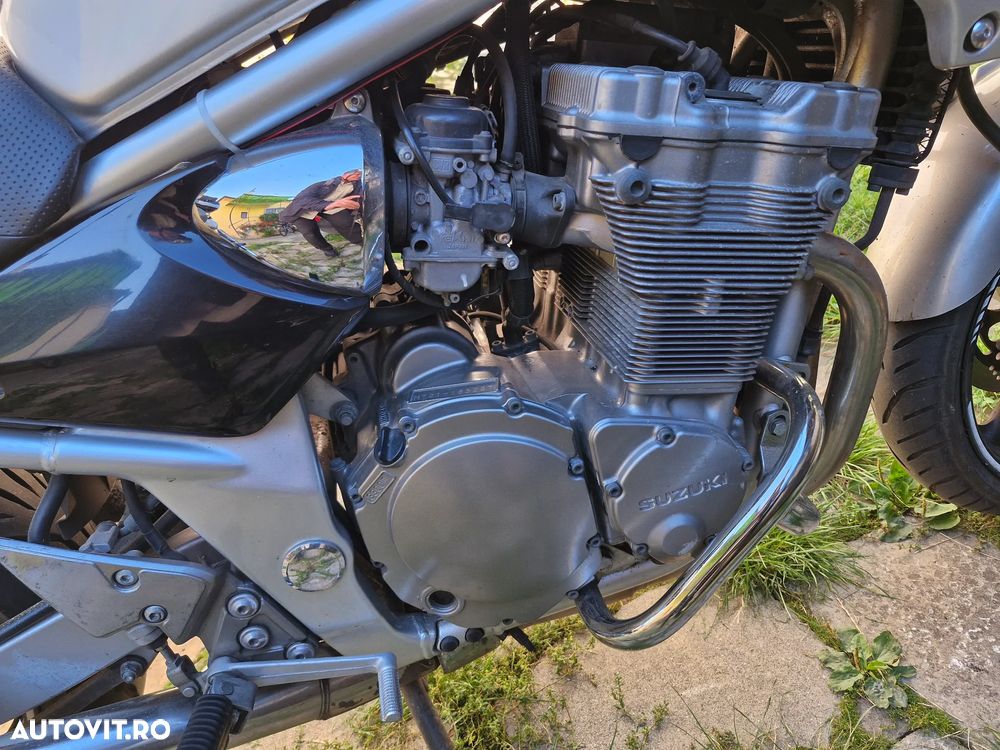 Suzuki GSR 600S - 5
