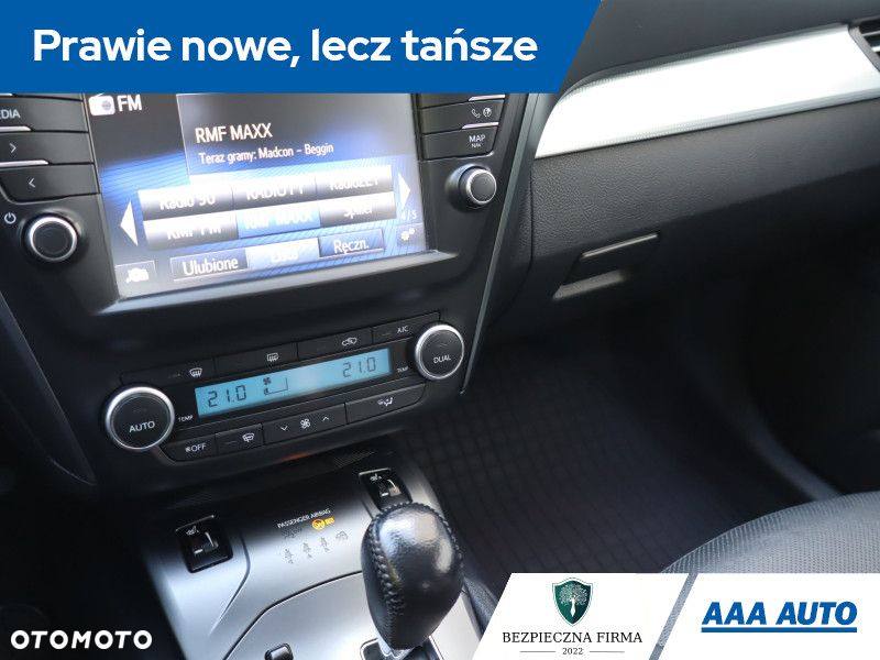 Toyota Avensis - 23