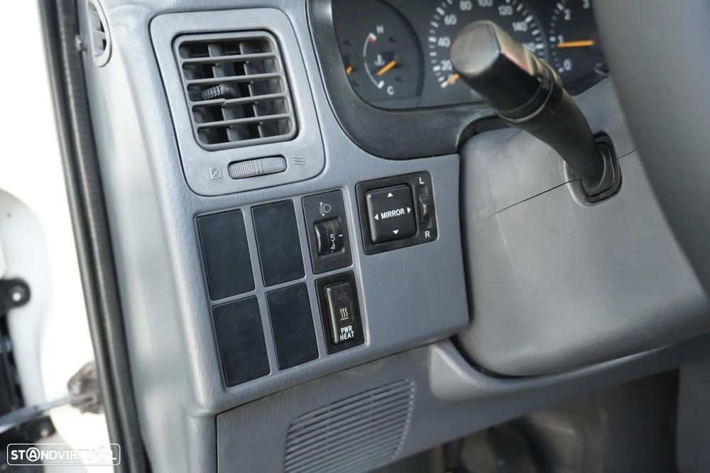 Toyota HiAce 2.5 D-4D Service 2.8T - 11