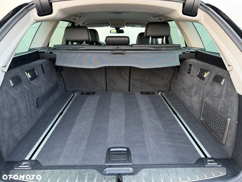 BMW Seria 5 520d xDrive - 24