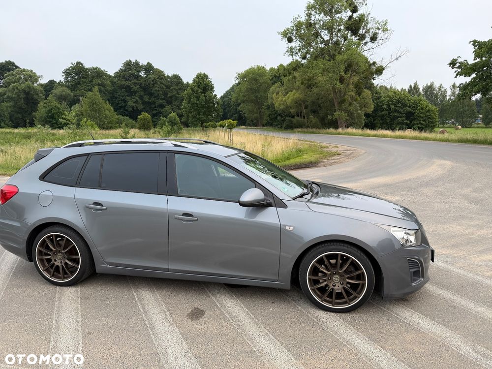 Chevrolet Cruze 1.7 LT - 19