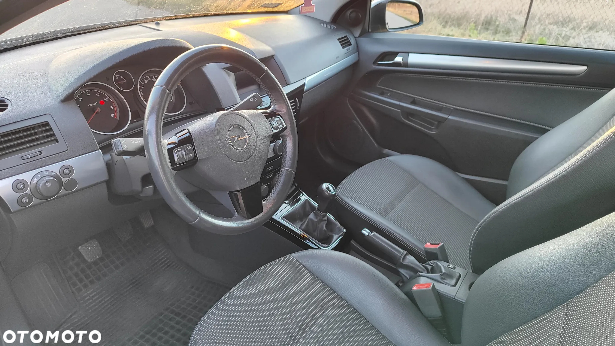 Opel Astra GTC 1.4 Cosmo - 6
