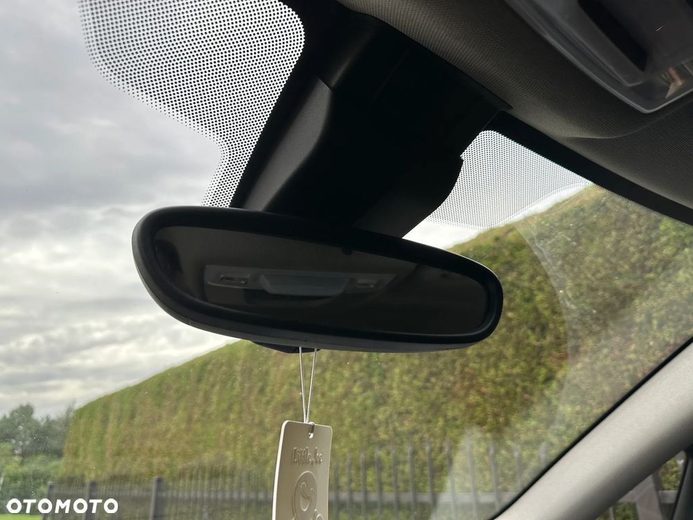 BMW Seria 2 216d Advantage - 24