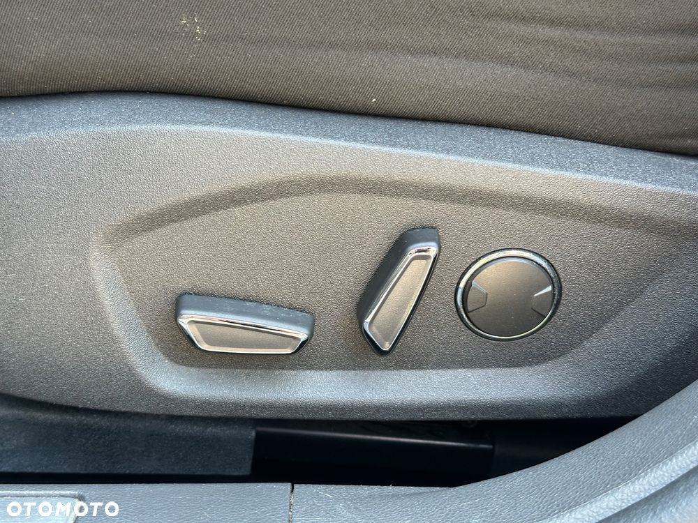 Ford Mondeo 2.0 EcoBlue Titanium - 11