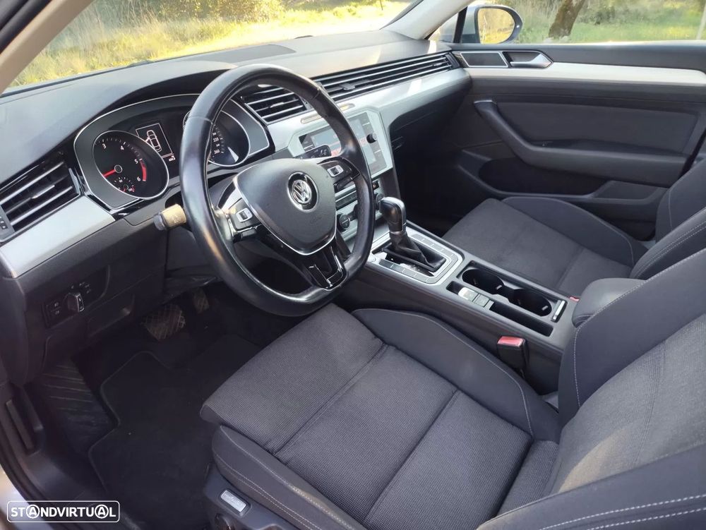VW Passat 1.6 TDI Confortline DSG - 11