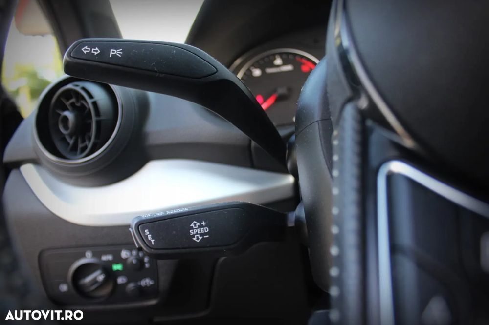 Audi Q2 1.6 TDI S tronic sport - 13