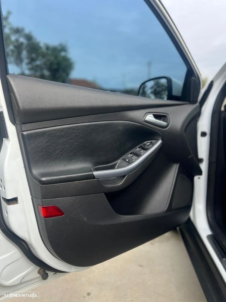 Ford Focus SW 1.6 TDCi Titanium - 13