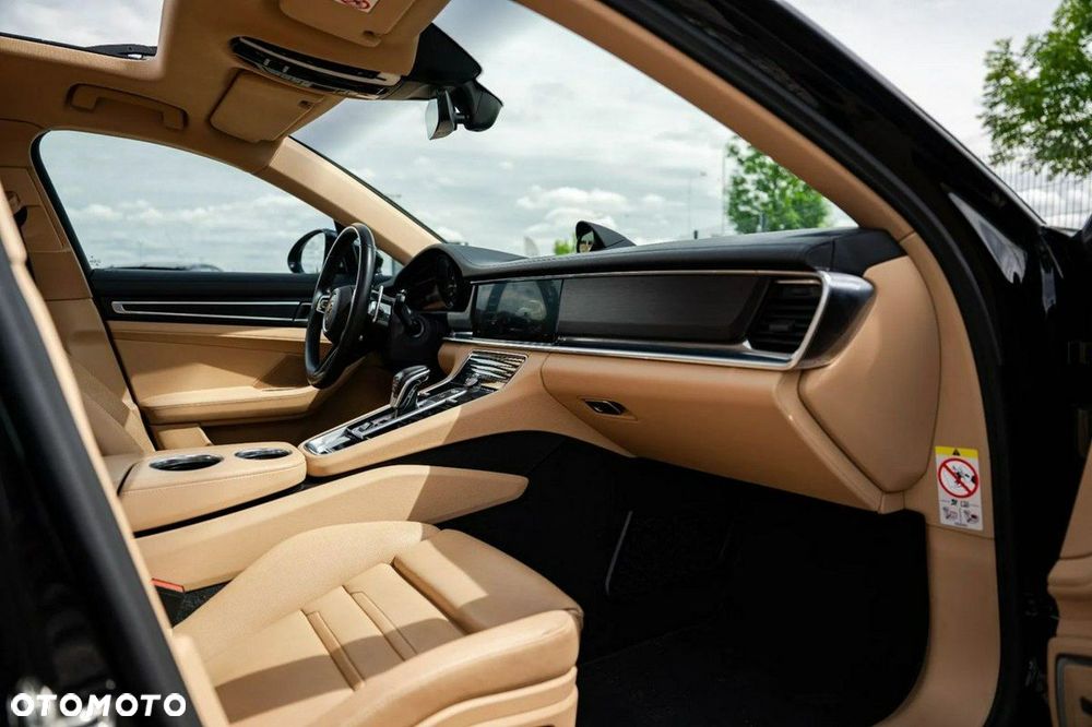 Porsche Panamera 4 E-Hybrid Platinum Edition - 24
