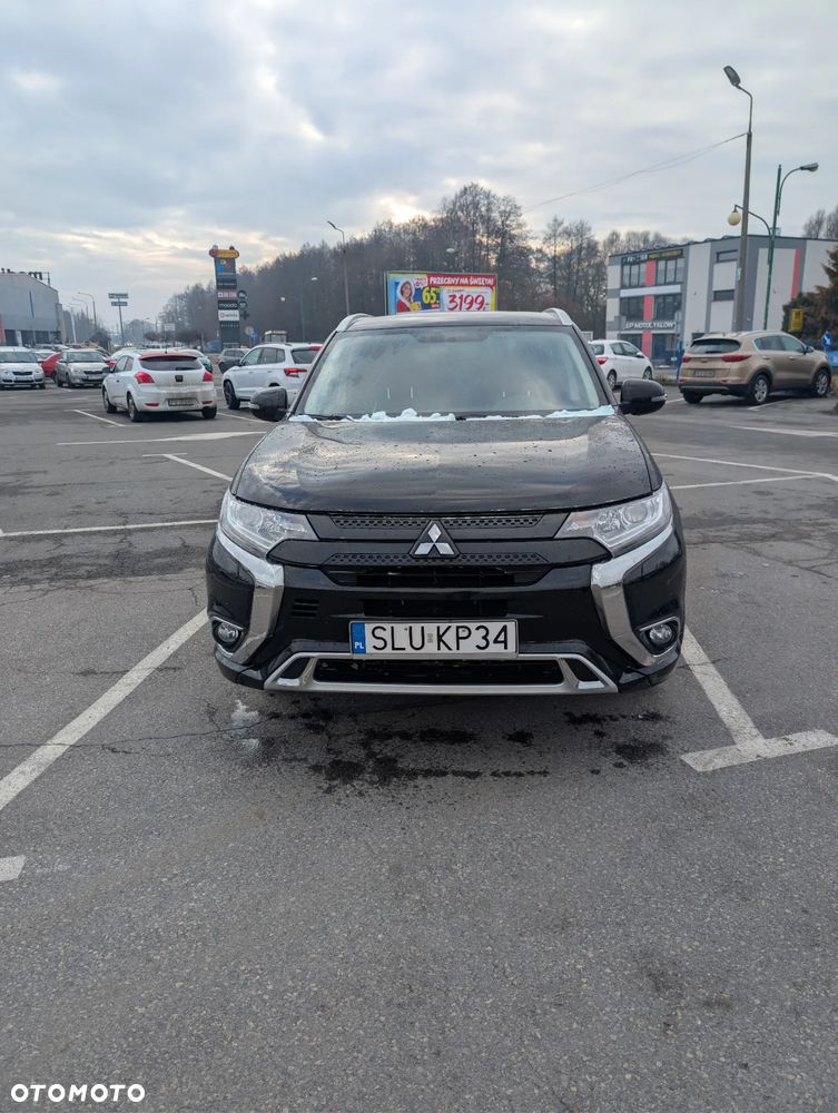 Mitsubishi Outlander - 2
