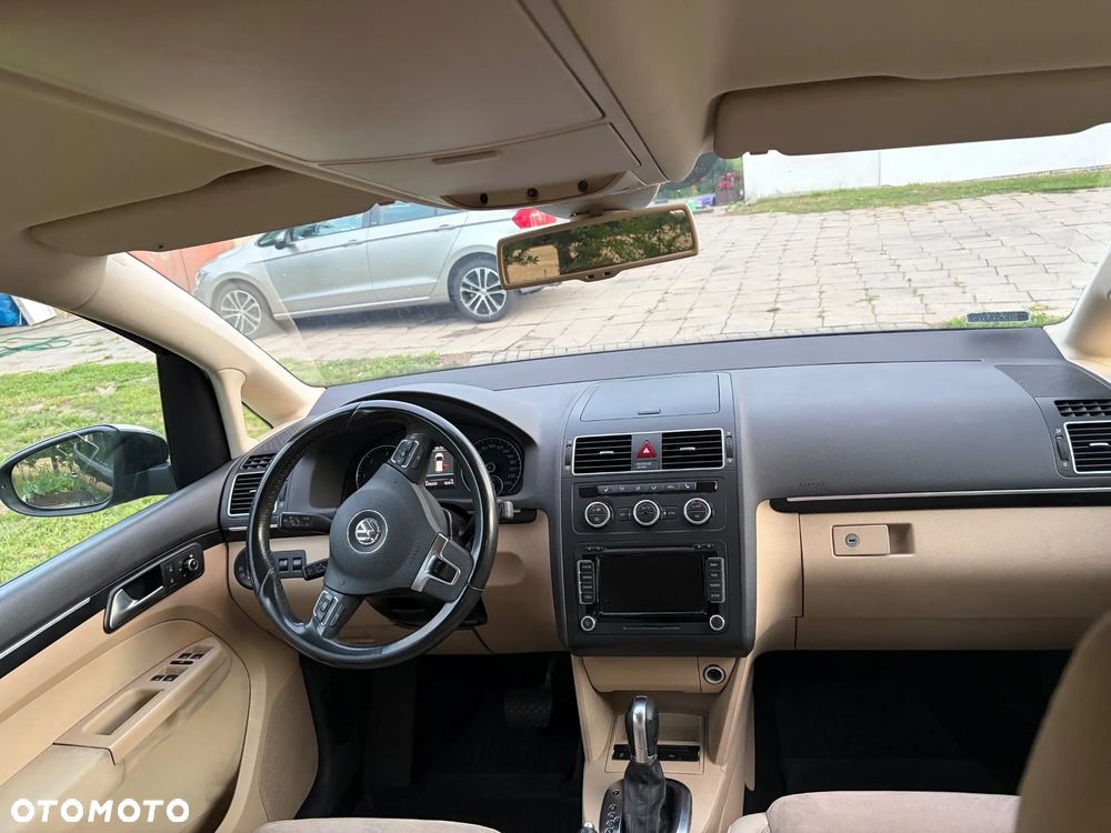 Volkswagen Touran 2.0 TDI DPF Highline DSG - 6