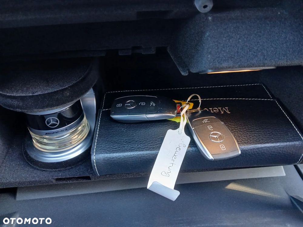 Mercedes-Benz Klasa C 220 d 4MATIC 9G-TRONIC - 36