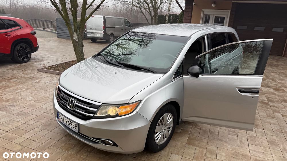 Honda Odyssey 3.5 LX - 9