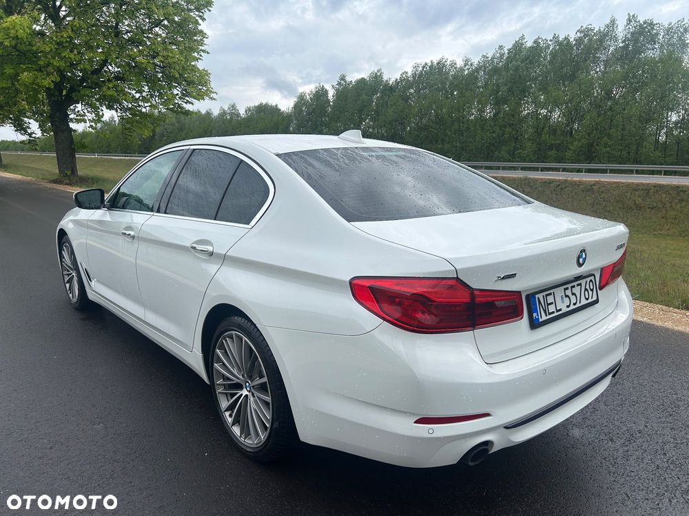BMW Seria 5 530i xDrive Sport Line - 14