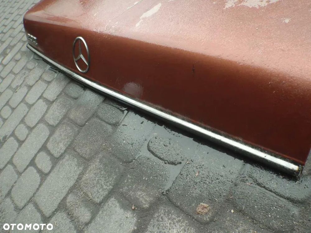 logo emblemat listwa tylna klapa mercedes w123 beczka - 3