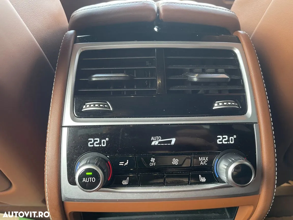 BMW Seria 7 740i - 12