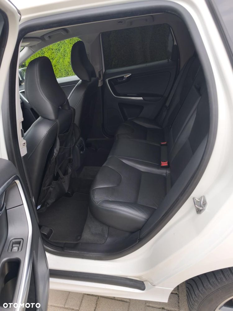 Volvo XC 60 D4 Geartronic Momentum - 8