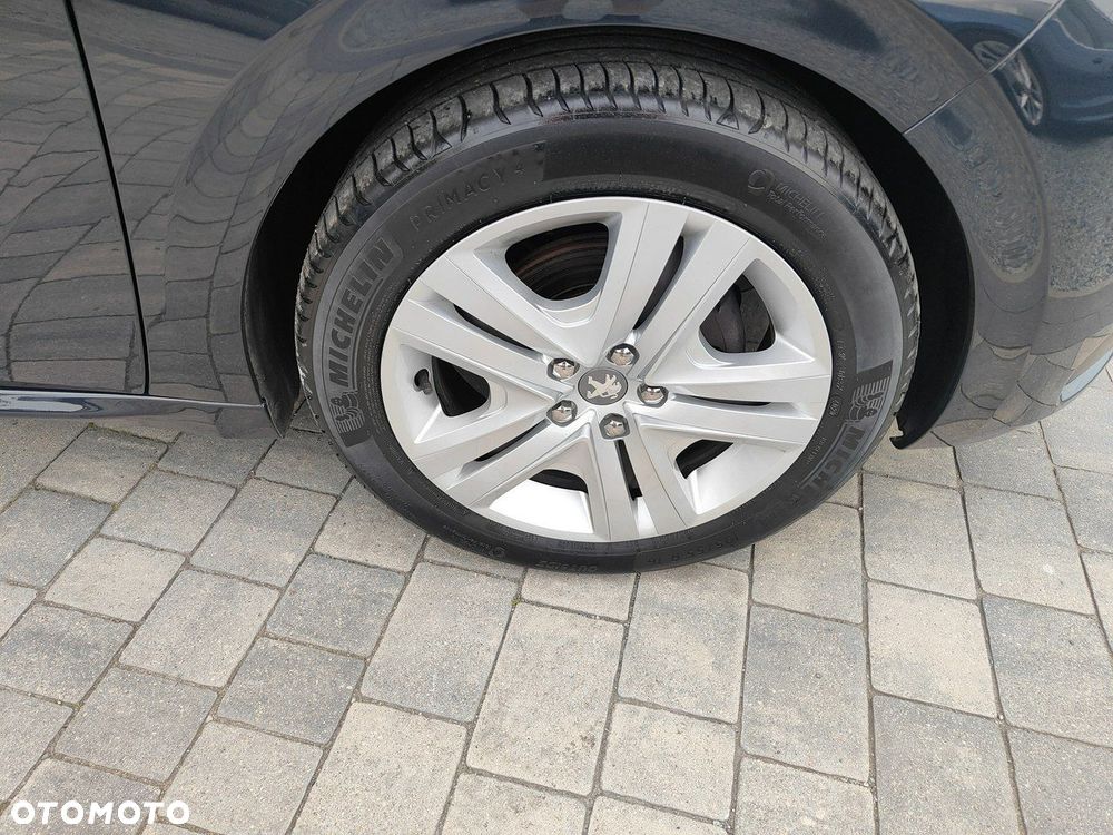 Peugeot 208 - 30