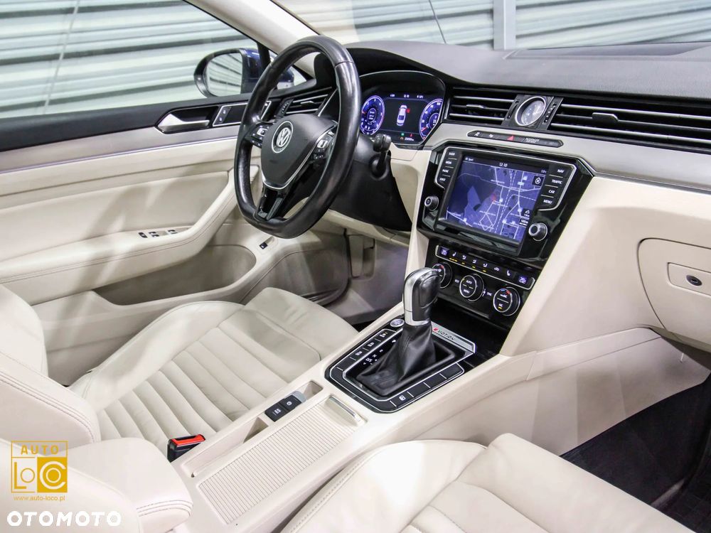 Volkswagen Passat - 15