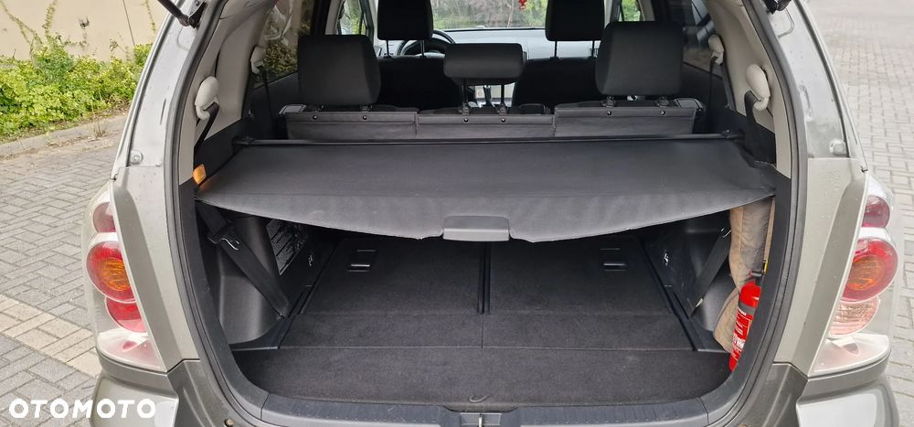 Toyota Corolla Verso 1.8 Prestige 7os - 28